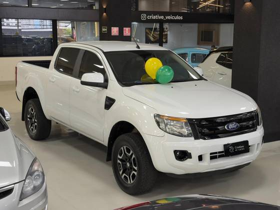 FORD RANGER 3.2 XLS 4X4 CD 20V DIESEL 4P MANUAL FORD RANGER 3.2 XLS 4X4 CD 20V DIESEL 4P MANUAL